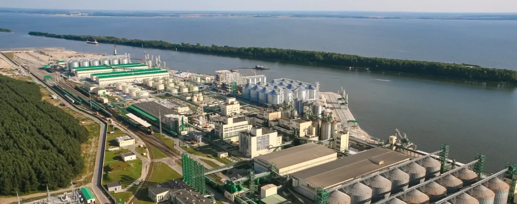 завершённый производственный цех перед сдачей объекта